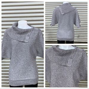 🛍️Grass grey sweater side button on the neck